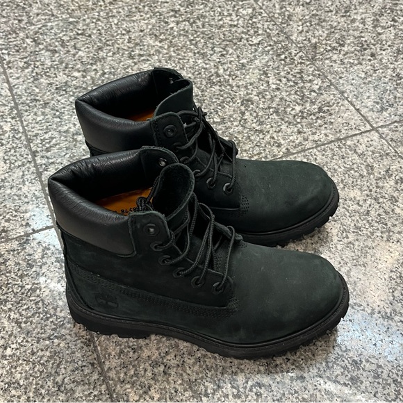 Timberland Boots - Picture 2 of 5